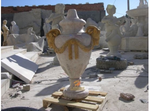 石雕花瓶